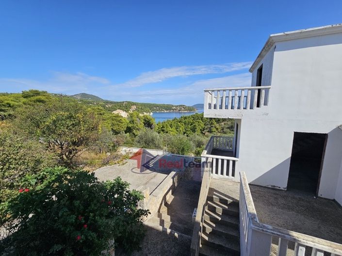 Image No.21-24 Bed Property for sale