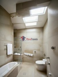 img05c8e5dc-b14b-43ef-ad78-491069ad0eb3