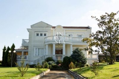 1 - Larissa, Villa