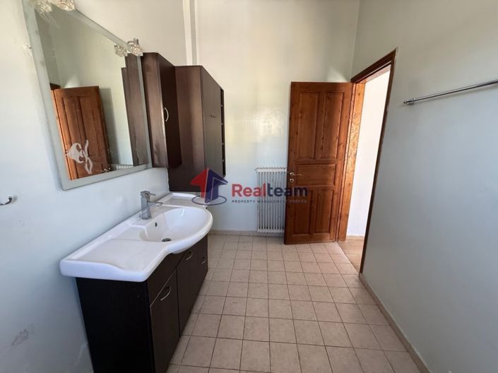 Image No.16-3 Bed Property for sale