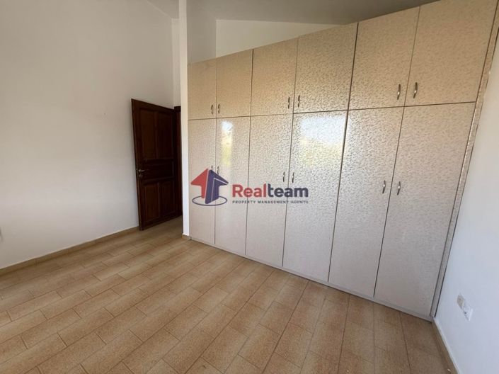 Image No.19-3 Bed Property for sale