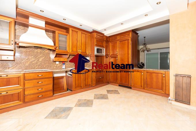 Image No.33-4 Bed Property for sale