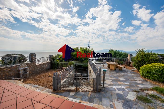 Image No.48-4 Bed Property for sale