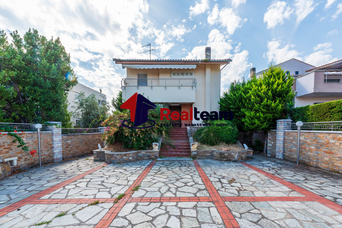 Image No.22-4 Bed Property for sale