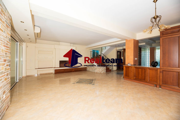 Image No.7-4 Bed Property for sale