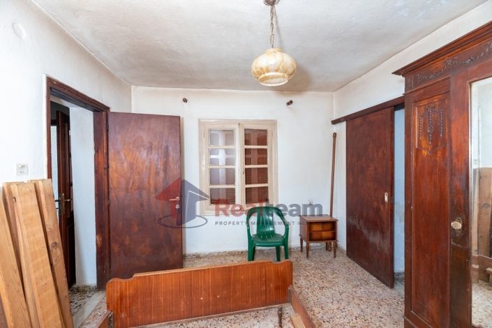 Image No.12-2 Bed Property for sale