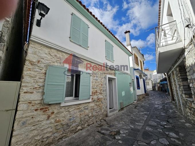 Image No.1-4 Bed House for sale