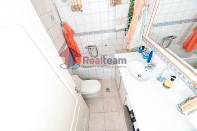 712849d6779d441db3604d83f95900f3