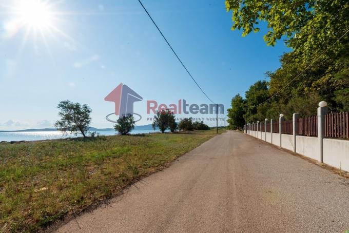 Image No.1-2 Bed House for sale