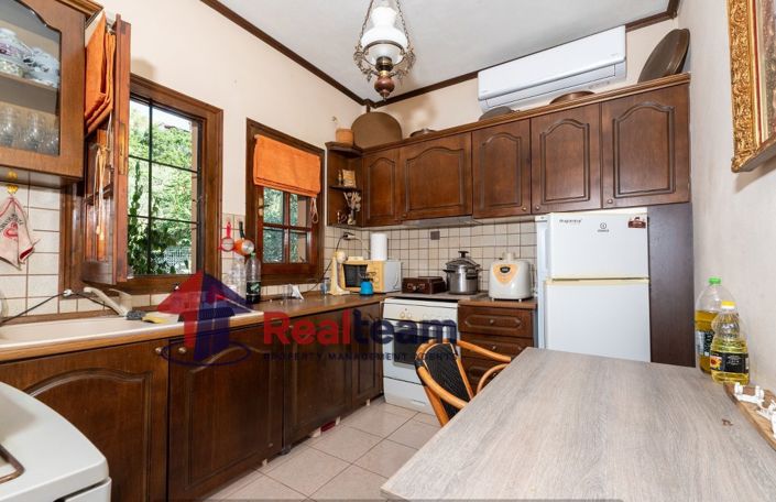 Image No.11-3 Bed Property for sale