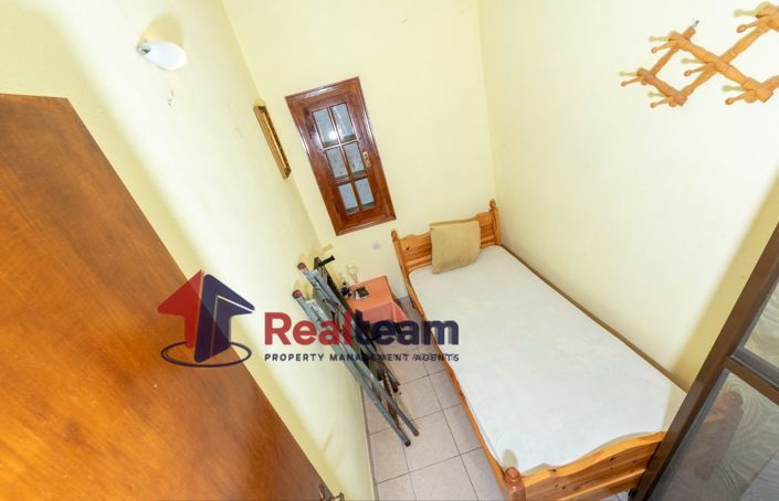 Image No.13-3 Bed Property for sale