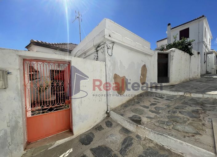 Image No.10-1 Bed Property for sale