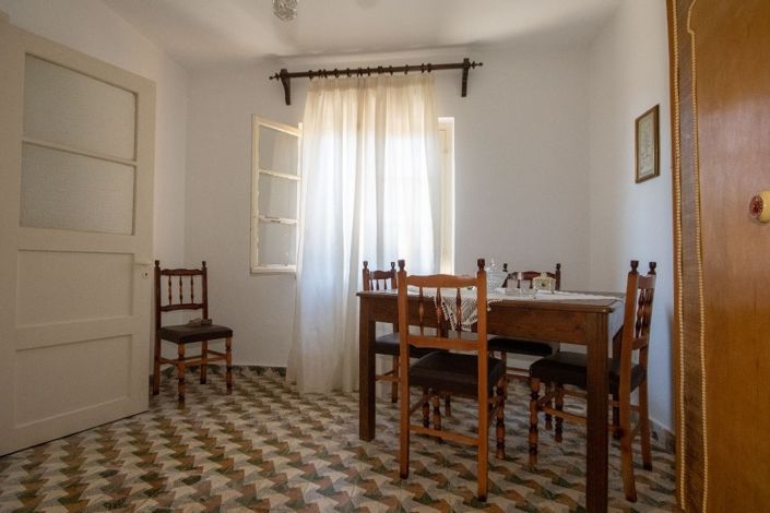 Image No.12-2 Bed Property for sale