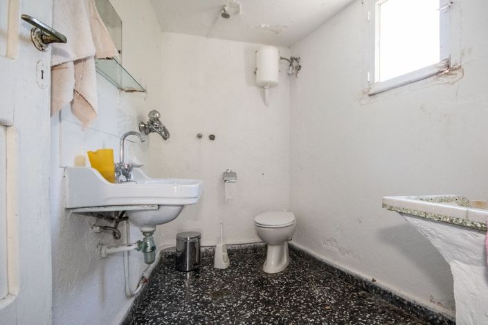 Image No.23-2 Bed Property for sale