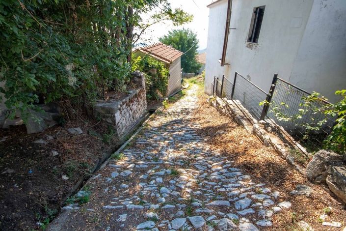 Image No.25-2 Bed Property for sale