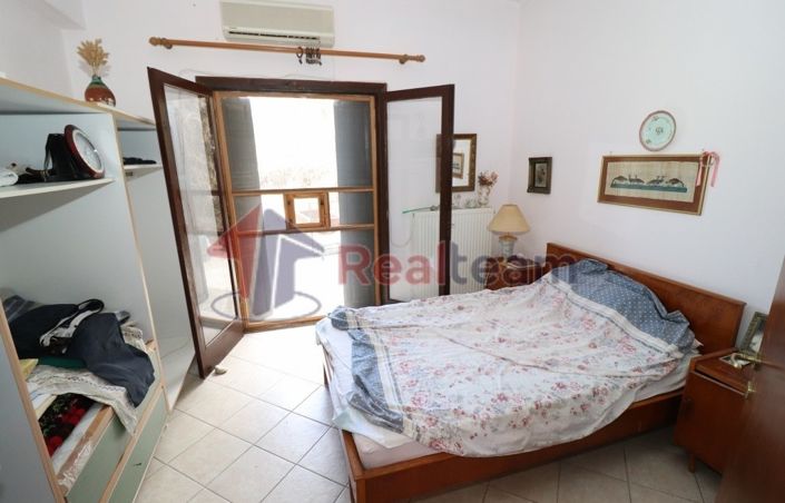 Image No.10-2 Bed Property for sale