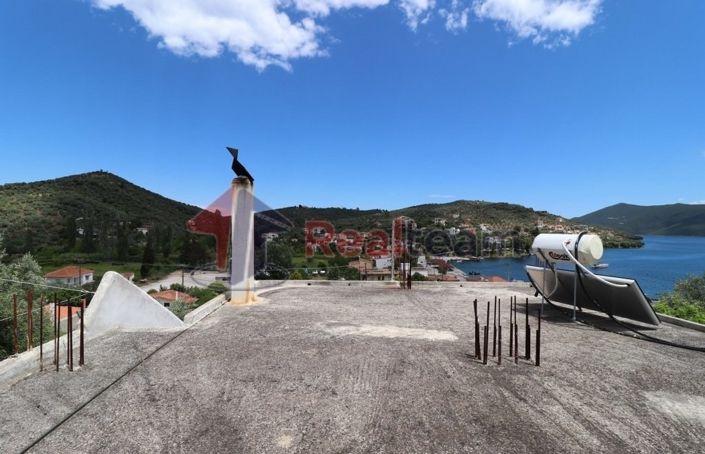 Image No.17-2 Bed Property for sale