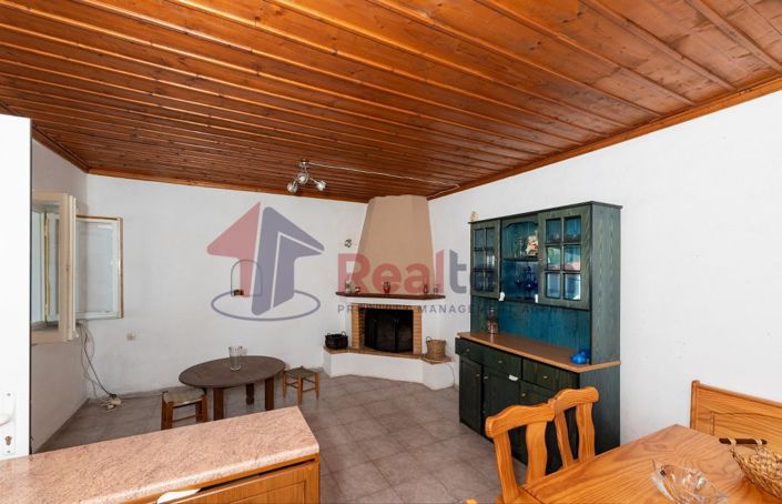 Image No.17-2 Bed Property for sale