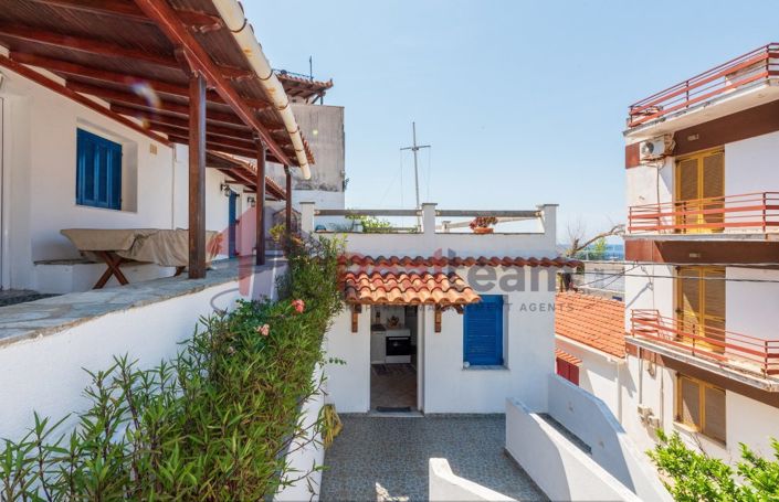 Image No.9-2 Bed Property for sale