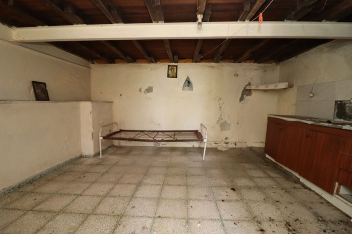 Image No.18-2 Bed Property for sale