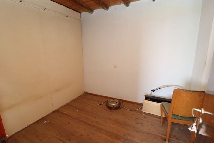 Image No.9-2 Bed Property for sale