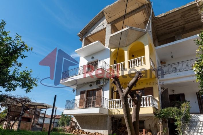 Image No.1-7 Bed Property for sale