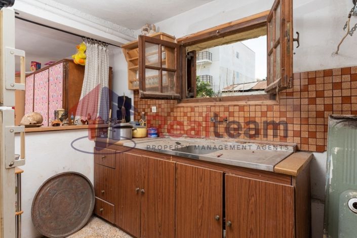 Image No.13-7 Bed Property for sale