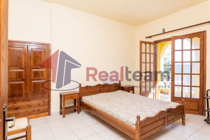 Image No.18-7 Bed Property for sale