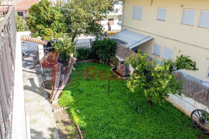 Image No.20-7 Bed Property for sale