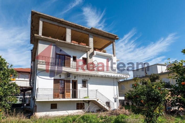 Image No.23-7 Bed Property for sale