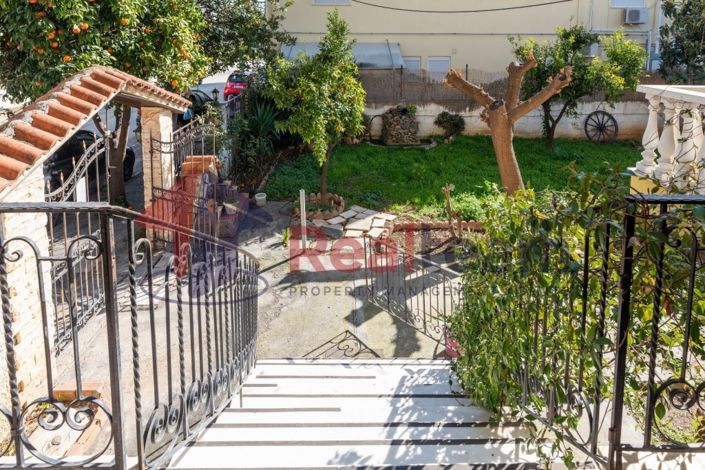 Image No.24-7 Bed Property for sale