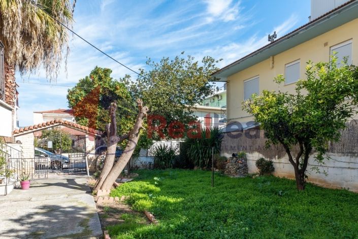 Image No.3-7 Bed Property for sale