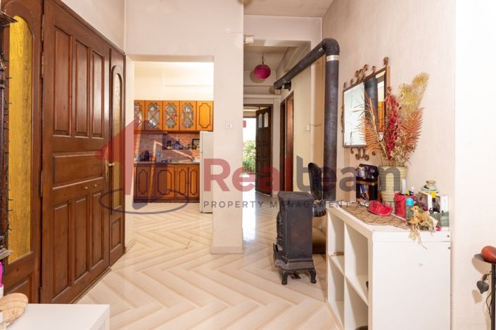 Image No.8-7 Bed Property for sale