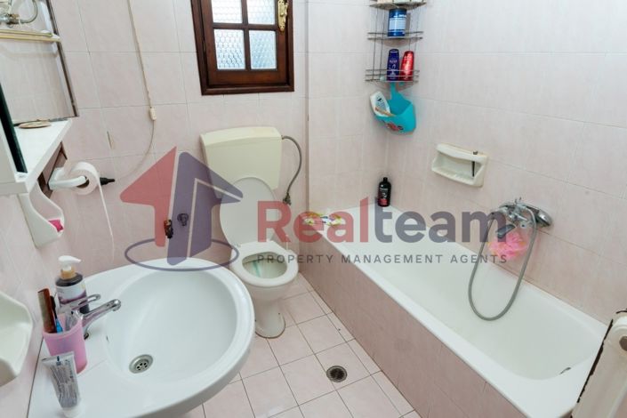 Image No.9-7 Bed Property for sale