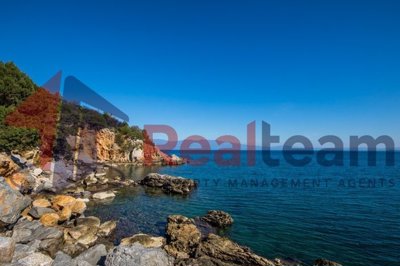 img9729c921-6229-4c5e-9fff-ba8677e1337e