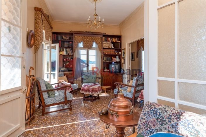 Image No.11-2 Bed Property for sale