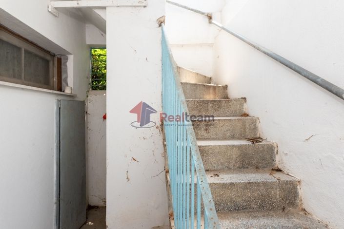 Image No.12-3 Bed Property for sale