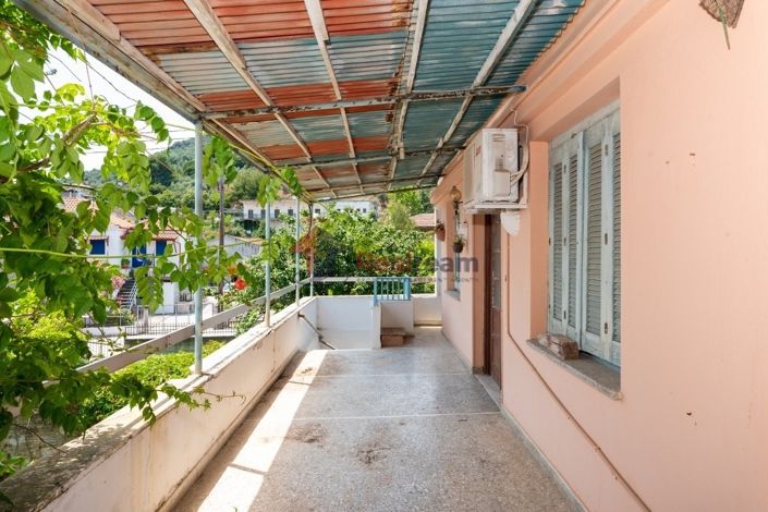 Image No.13-3 Bed Property for sale