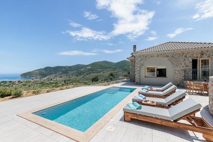 Image No.1-4 Bed Villa for sale