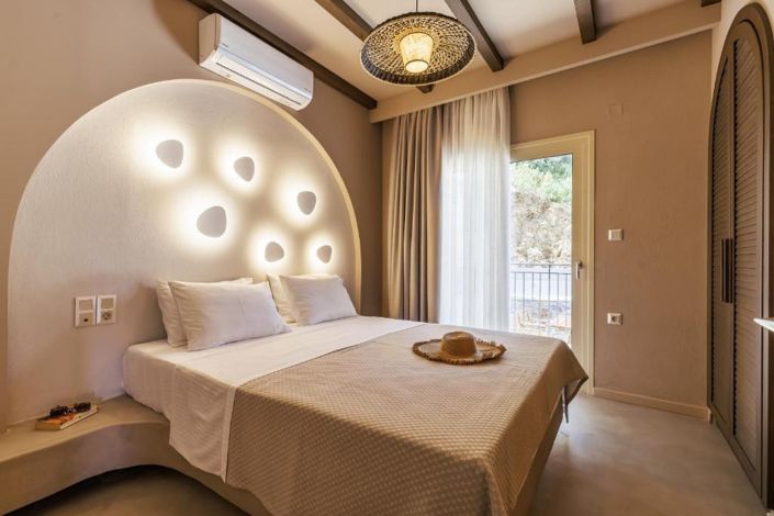 Image No.16-4 Bed Property for sale