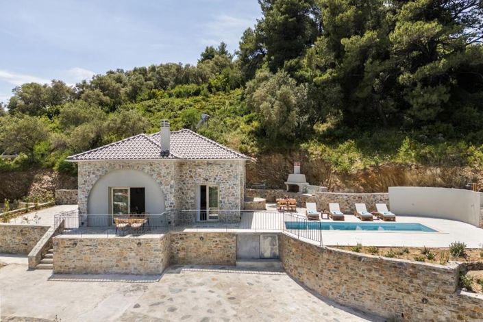 Image No.7-4 Bed Property for sale