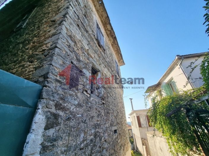 Image No.16-3 Bed Property for sale