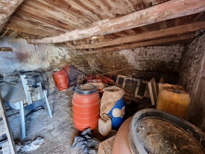 Image No.8-3 Bed Property for sale