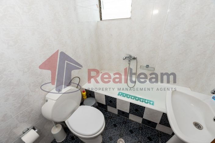 Image No.17-4 Bed Property for sale