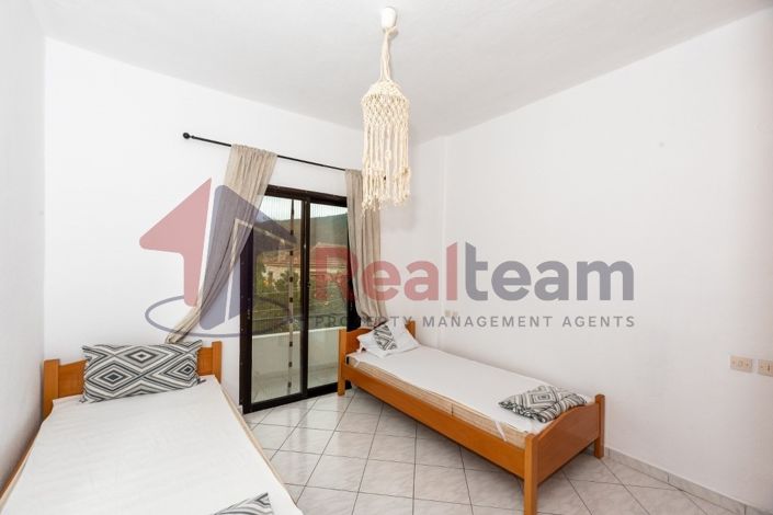 Image No.20-4 Bed Property for sale