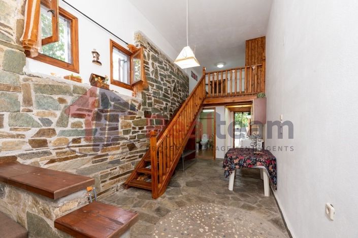 Image No.4-4 Bed Property for sale