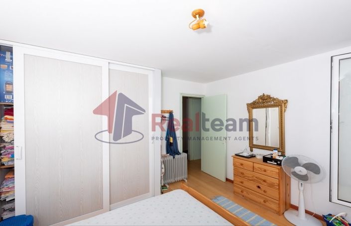 Image No.16-2 Bed Property for sale