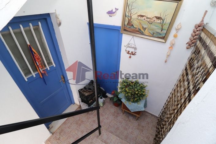 Image No.12-7 Bed Property for sale