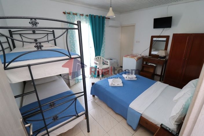 Image No.13-7 Bed Property for sale