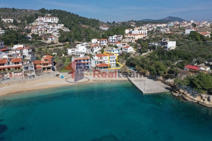 Image No.3-7 Bed Property for sale